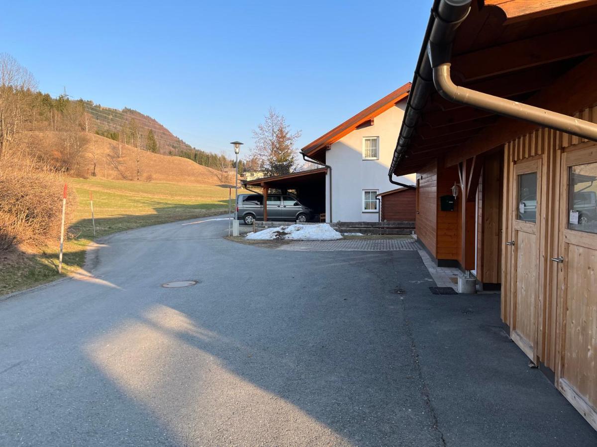Sonnenchalet Mit Sauna Kotschach-Mauthen Luaran gambar