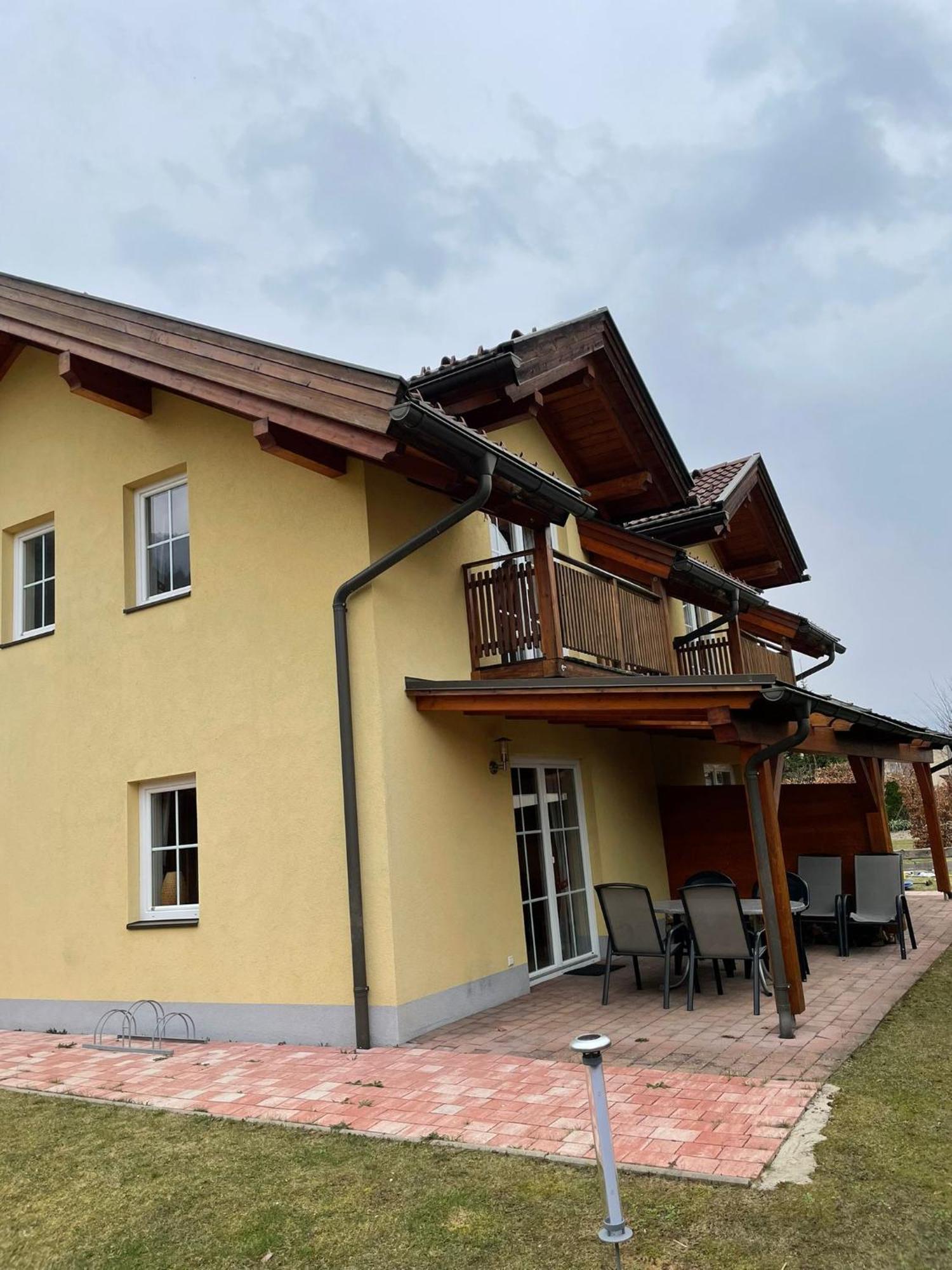 Sonnenchalet Mit Sauna Kotschach-Mauthen Luaran gambar